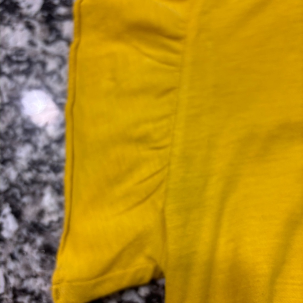 Mustard colored top - Picture 4 of 4